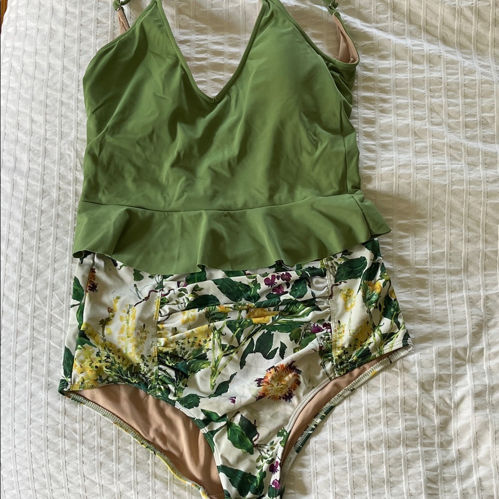 Floral Green high waisted bikini Kortni Jeane sz Small